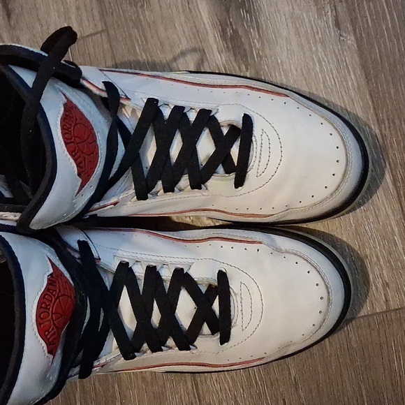 Jordan 2s - Picture 3 of 10